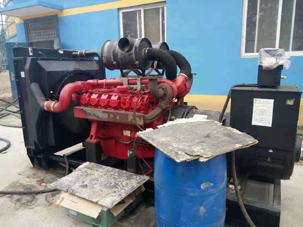 兰坪关于柴油发电机组水箱污垢的产生与清理