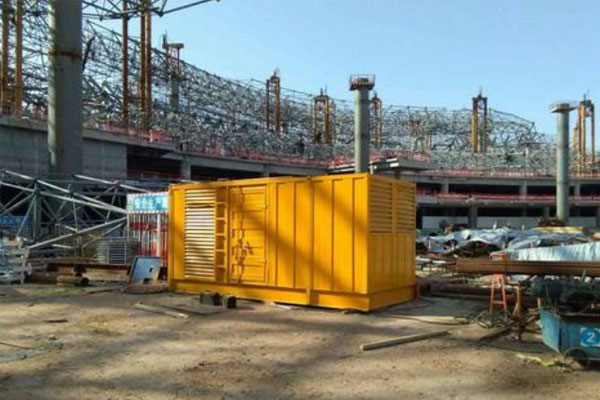 兰坪发电机出租如何判断空气滤清器是否需要更换？