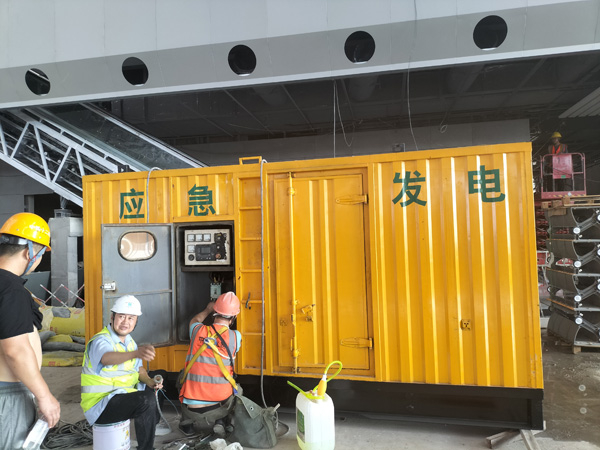 兰坪怎样判断空气滤清器是否需要更换？