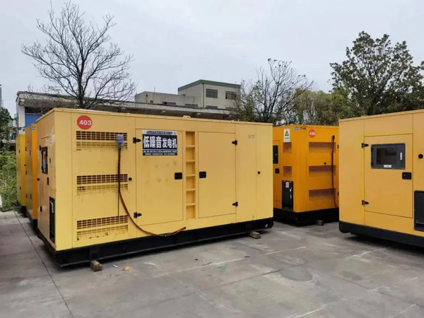 兰坪如何检查柴油发电机的空气滤清器是否需要更换？