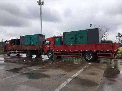 兰坪涂抹密封胶后，需要等待多长时间才能安装水冷式机油散热器密封件？